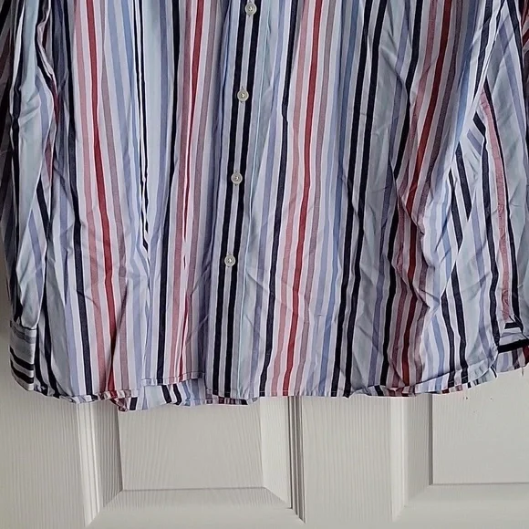 Gap Classic Pinstripe Men's Button Up Long Sleeve Shirt - Picture 3 of 13